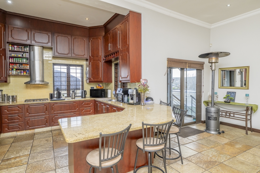 4 Bedroom Property for Sale in Van Riebeeckshof Western Cape
